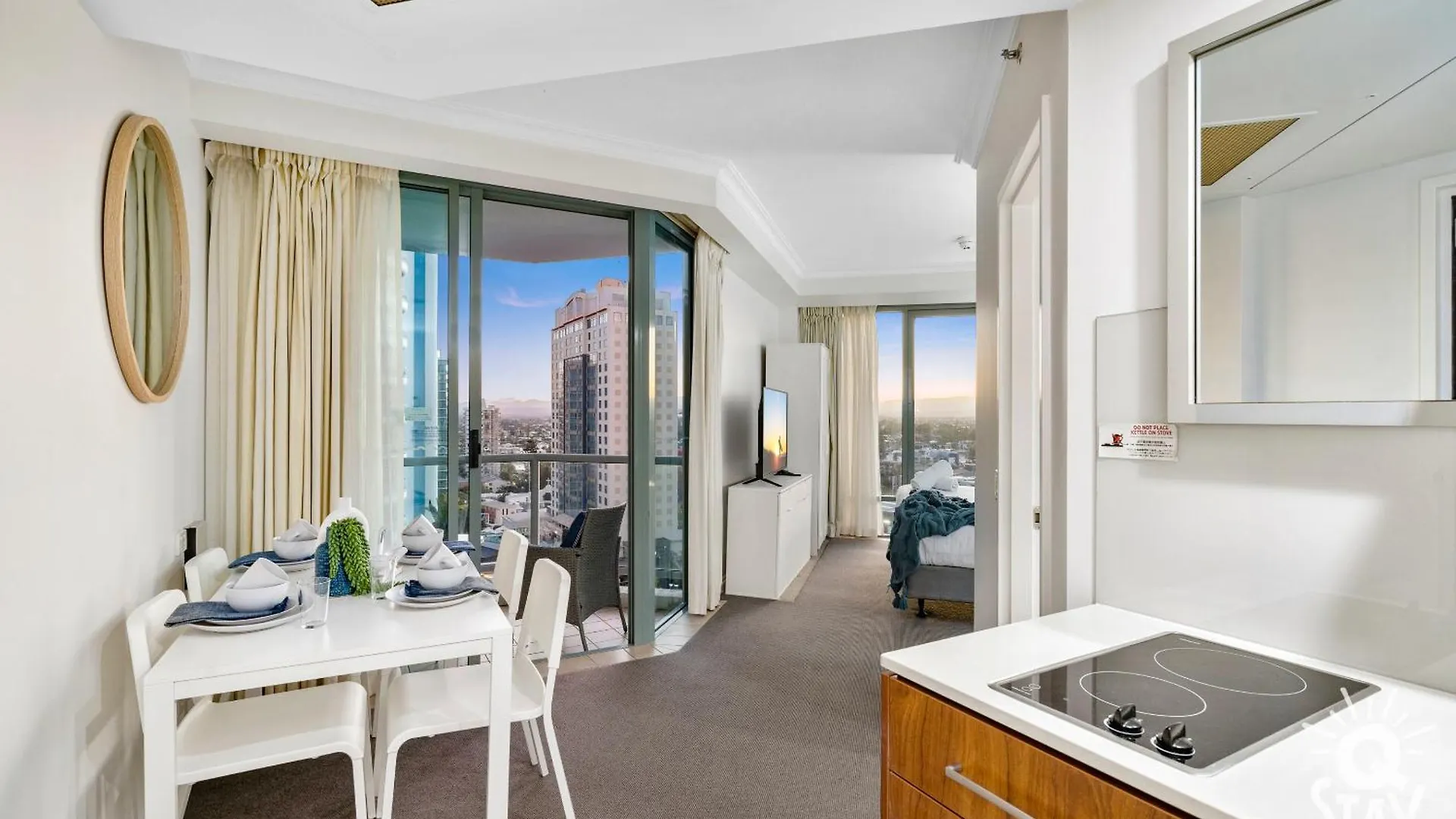 Legends Apartments - Qstay Gold Coast