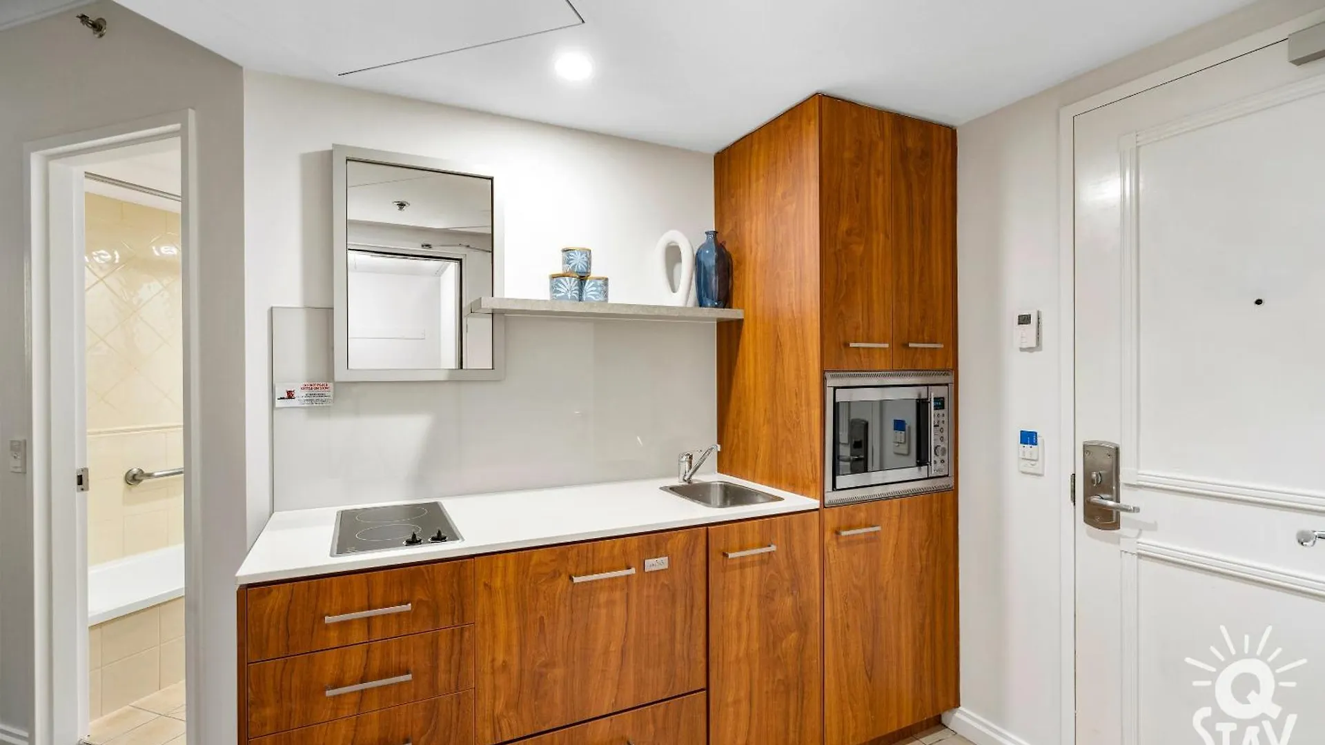 Legends Apartments - Qstay Gold Coast