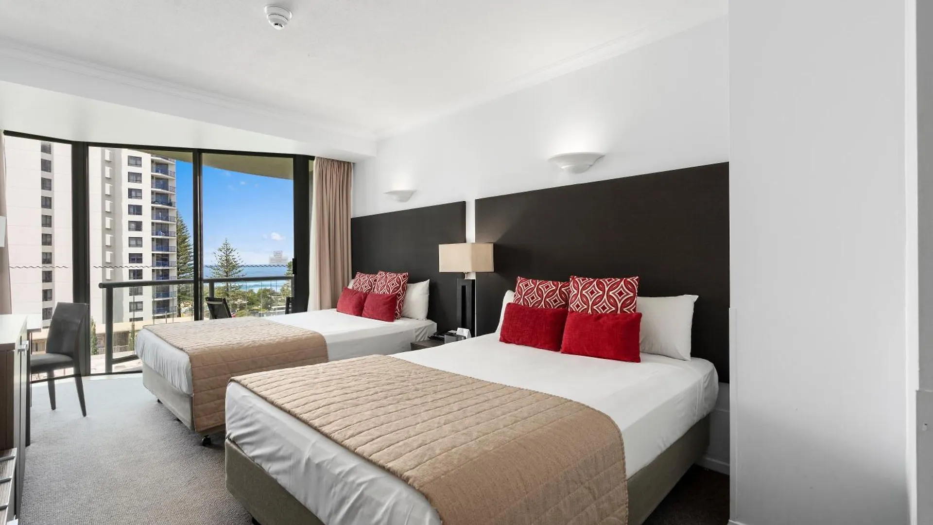 Legends Apartments - Qstay Gold Coast