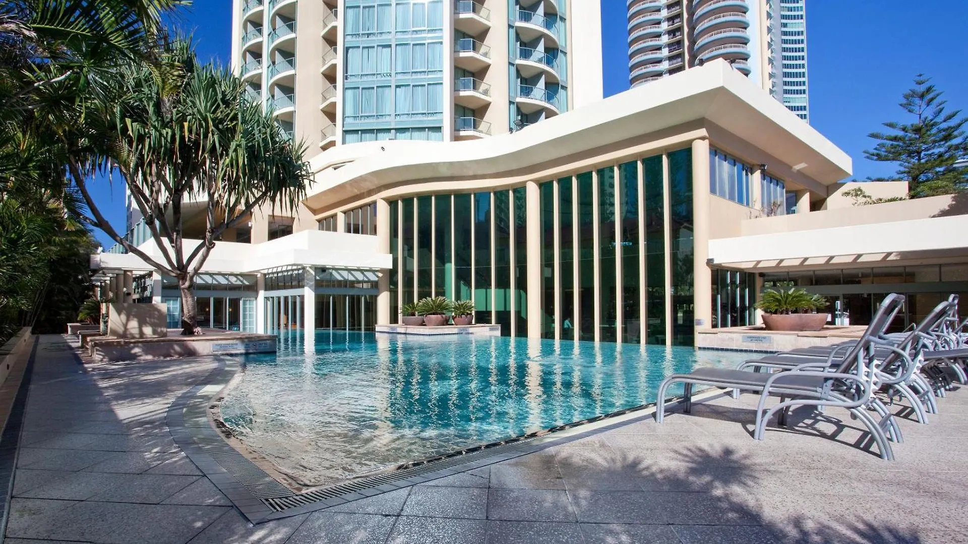 Legends Apartments - Qstay Gold Coast
