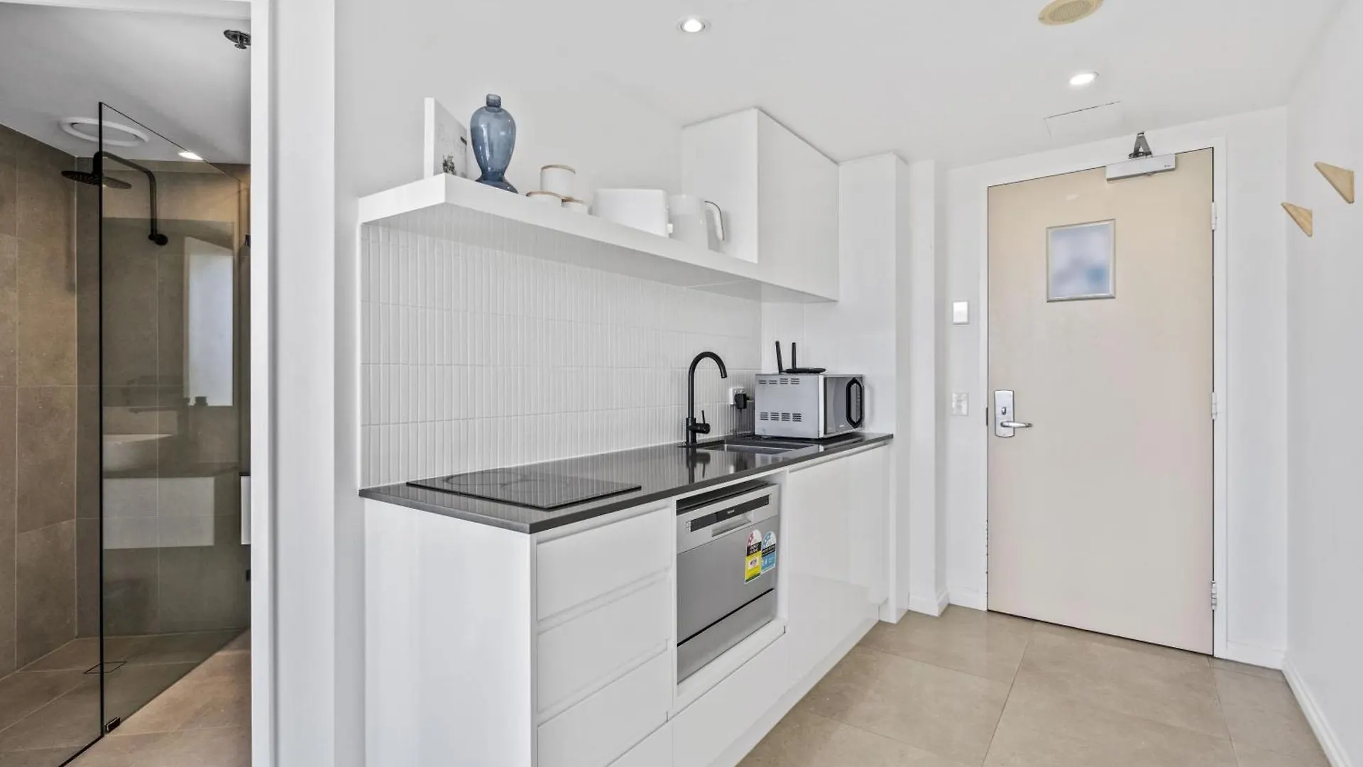 Legends Apartments - Qstay Gold Coast Australia