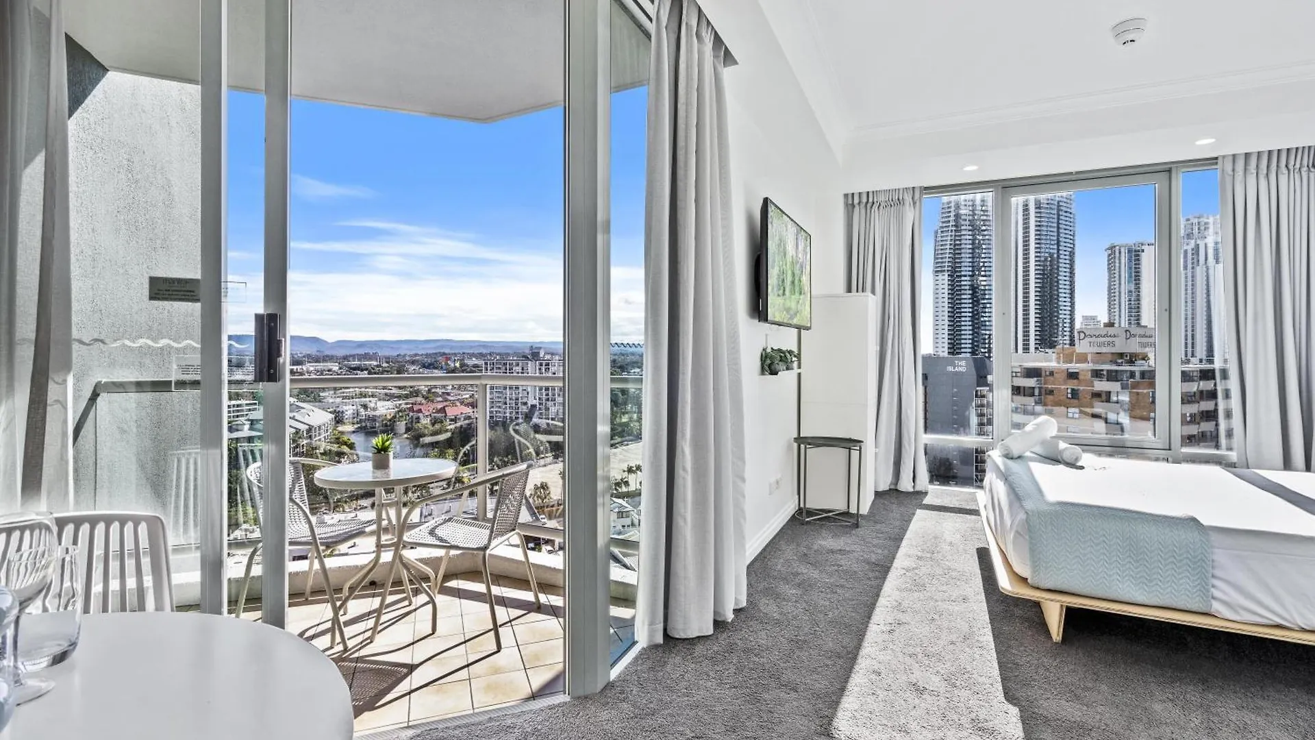 Legends Apartments - Qstay Gold Coast