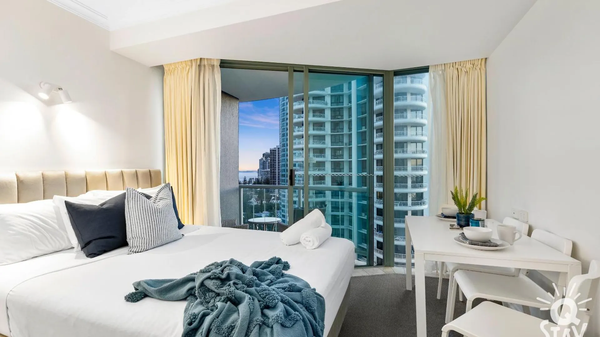 Legends Apartments - Qstay Gold Coast