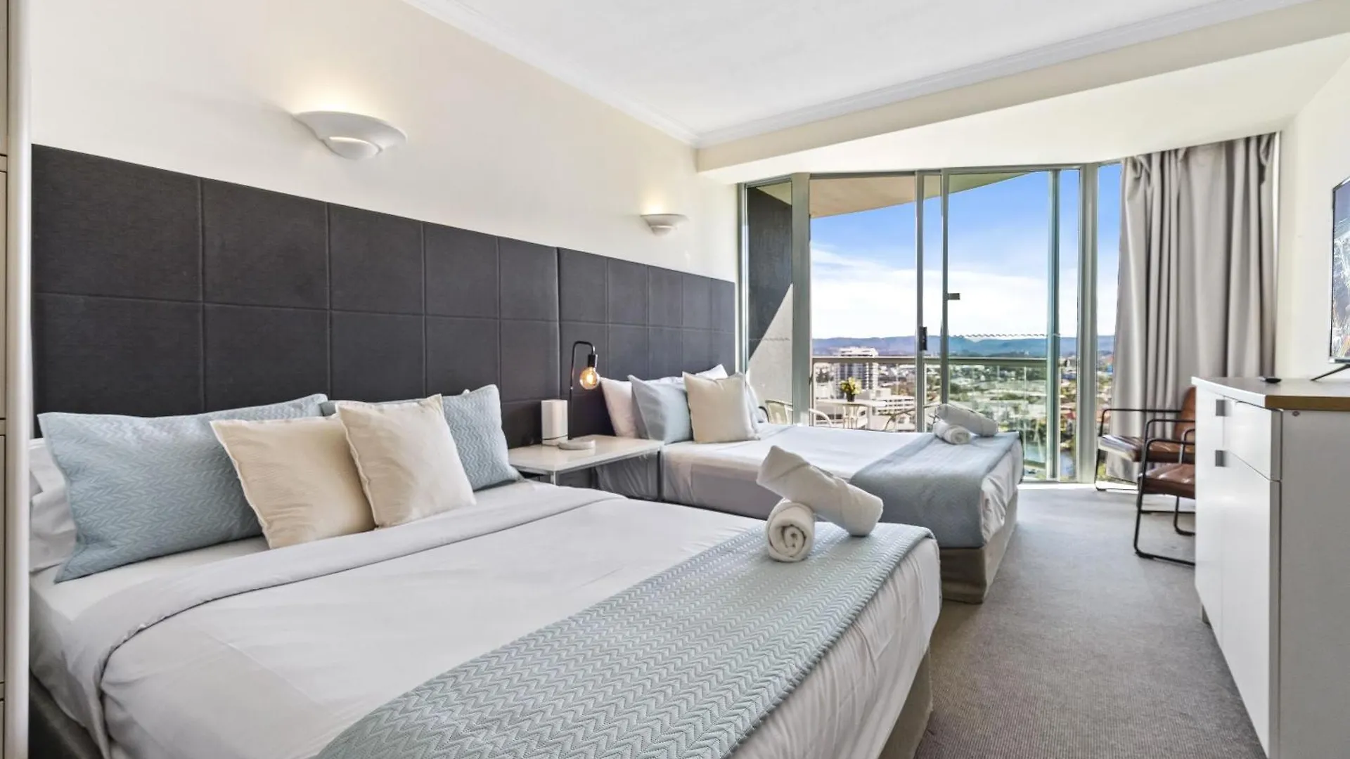 Legends Apartments - Qstay Gold Coast