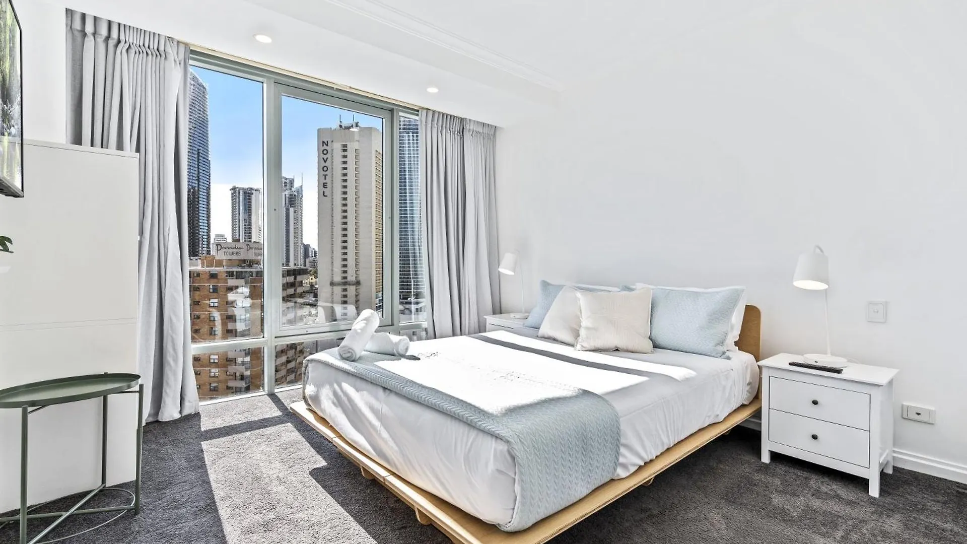 Legends Apartments - Qstay Gold Coast Australia