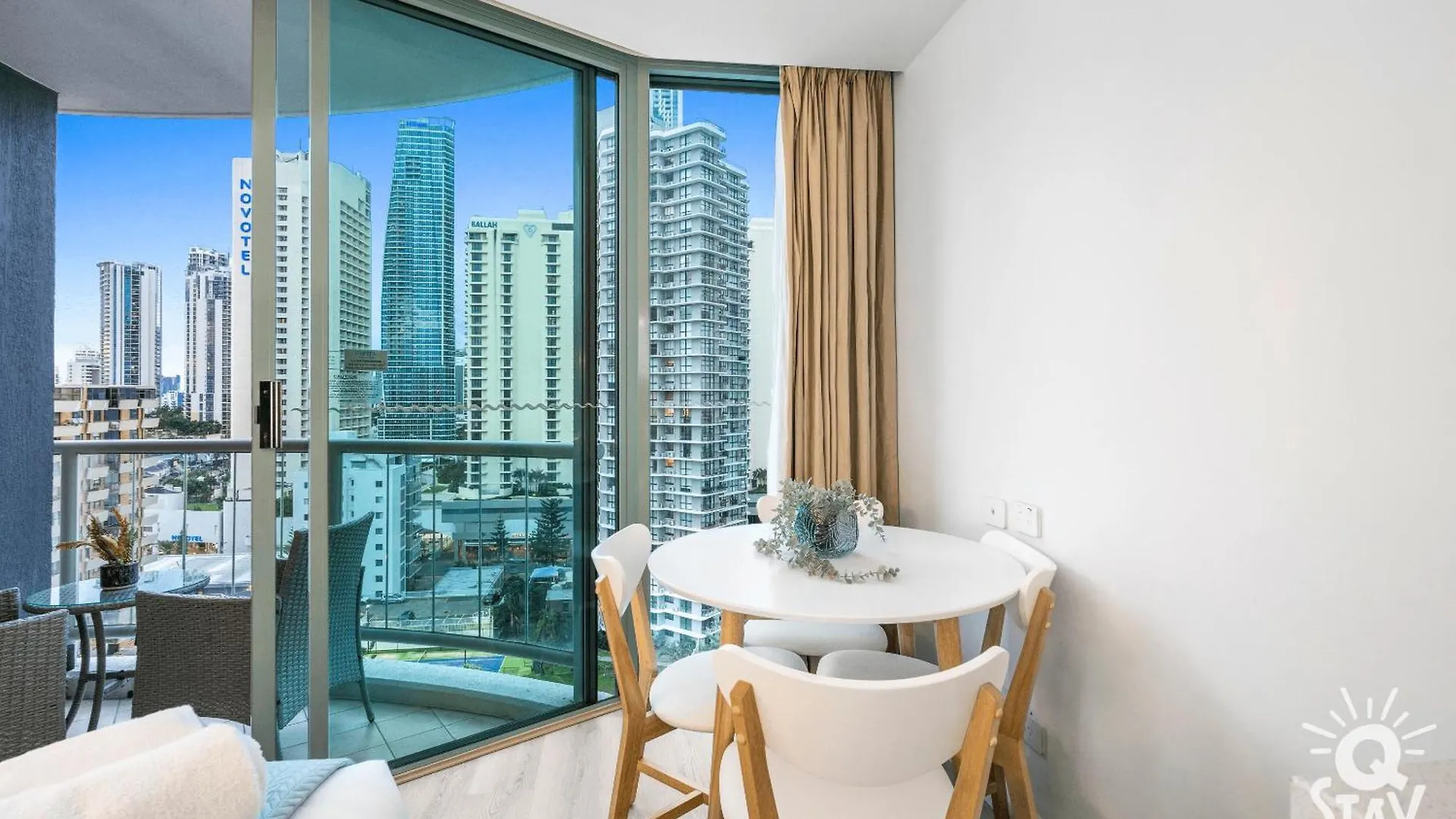 Legends Apartments - Qstay Gold Coast
