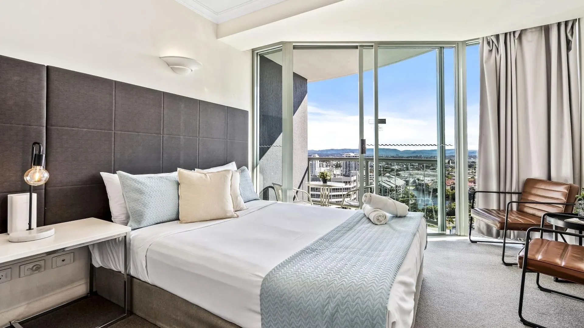 Legends Apartments - Qstay Gold Coast