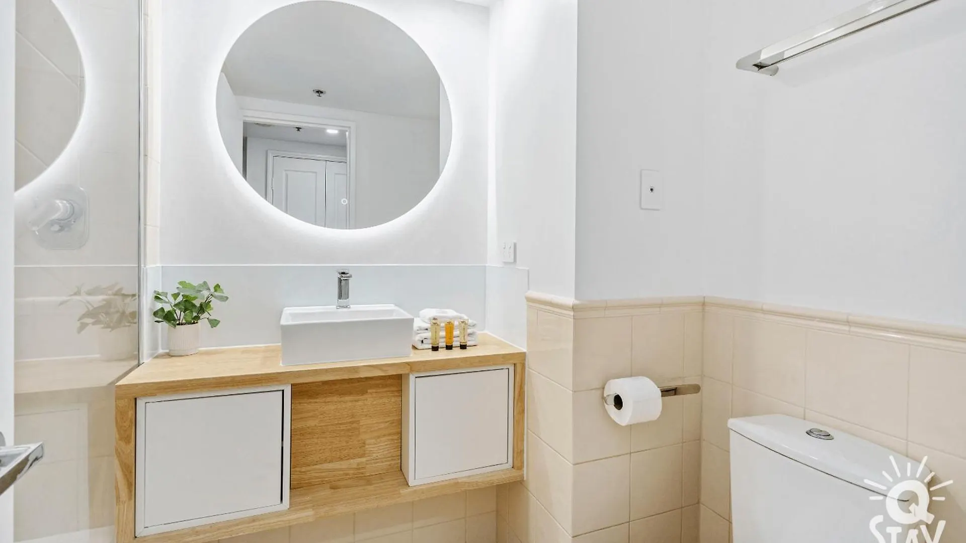 Legends Apartments - Qstay Gold Coast