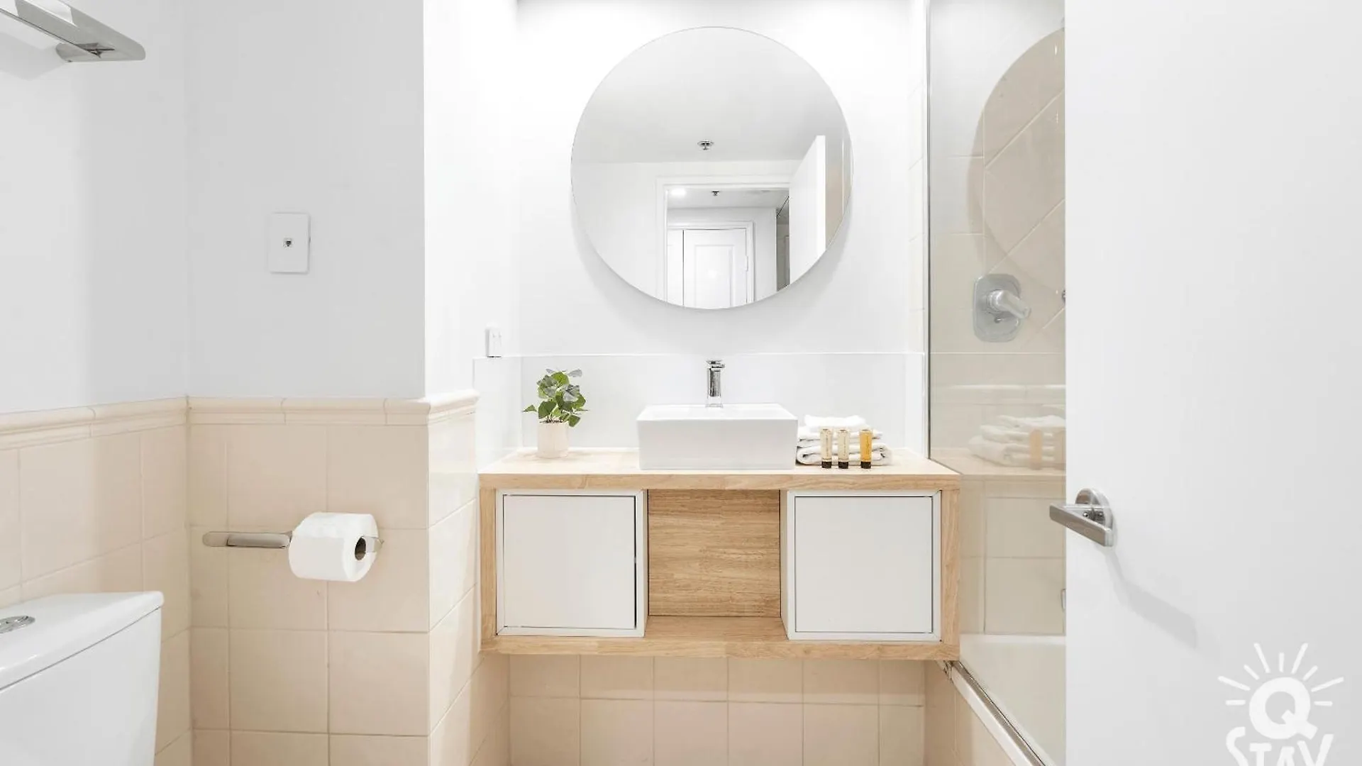 Legends Apartments - Qstay Gold Coast