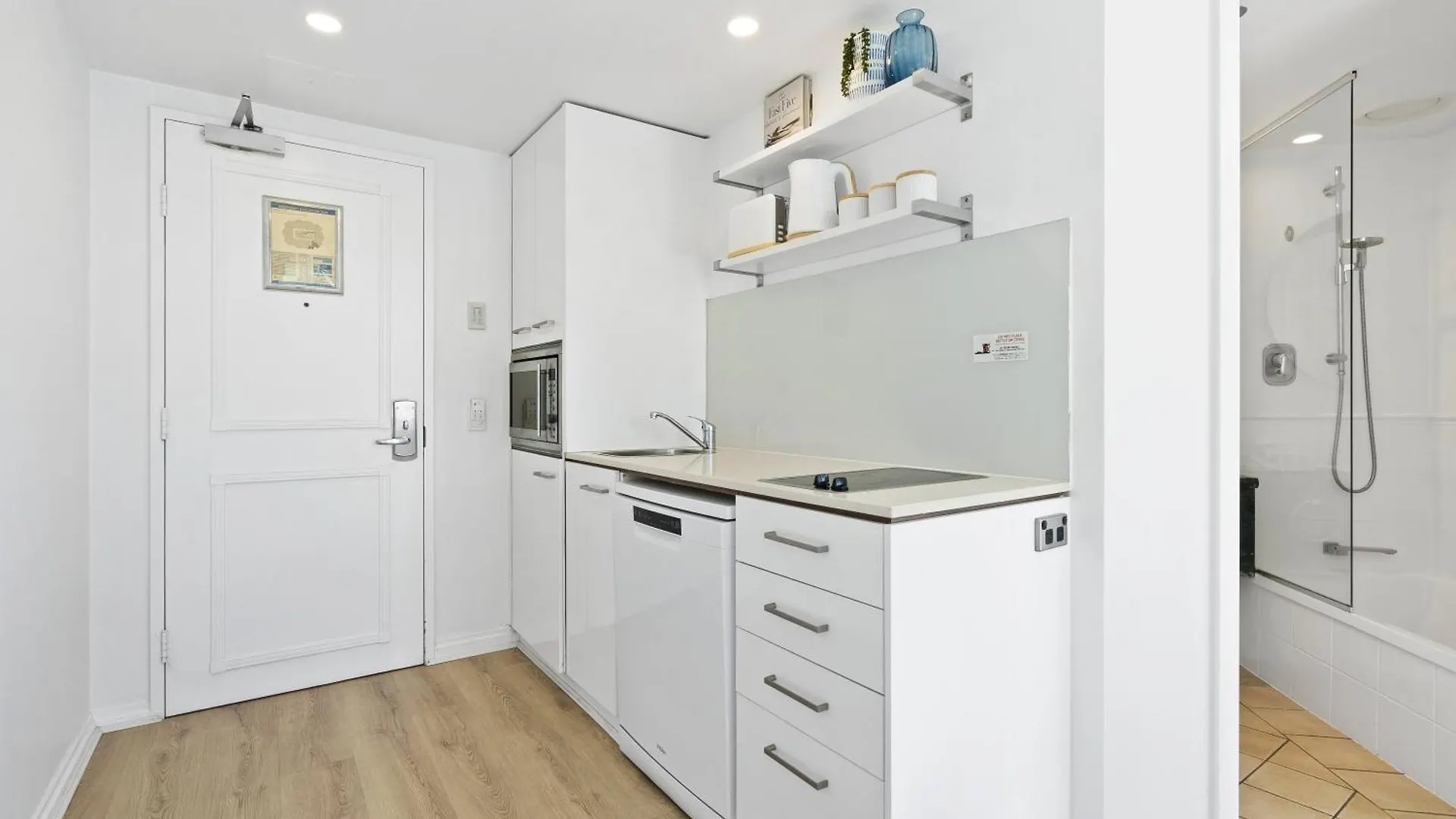 Legends Apartments - Qstay Gold Coast