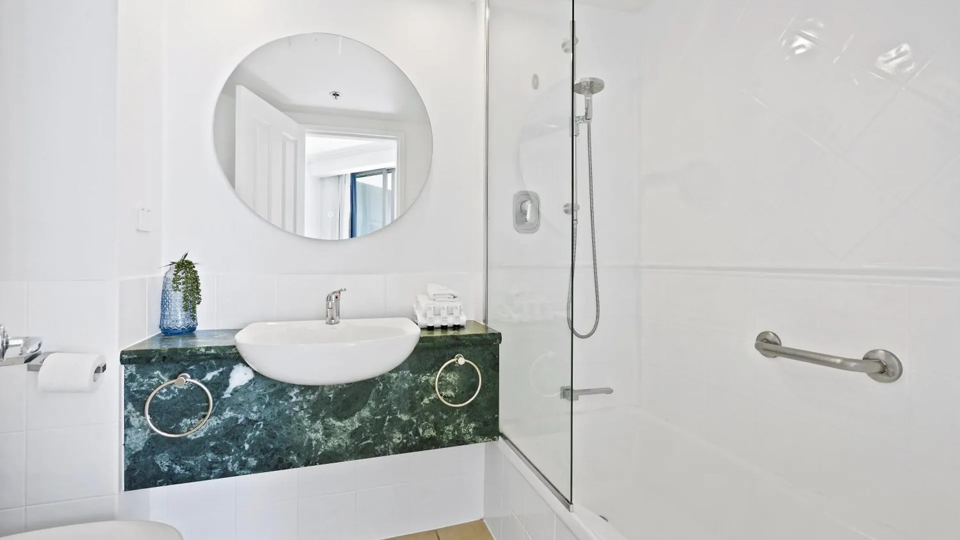 Legends Apartments - Qstay Gold Coast